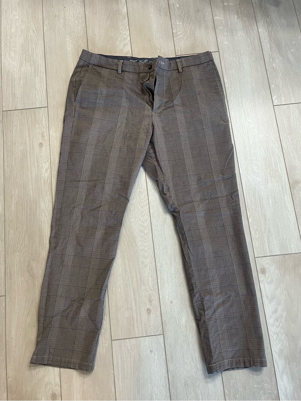 Old Navy Men's Plaid Dress Pants in Brown and Gray